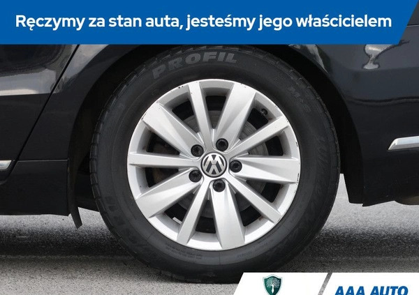 Volkswagen Passat cena 21000 przebieg: 308122, rok produkcji 2012 z Złoty Stok małe 379